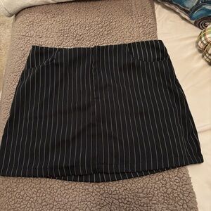!! LEAVING SOON !! SHEIN Mini Stripped Skirt.